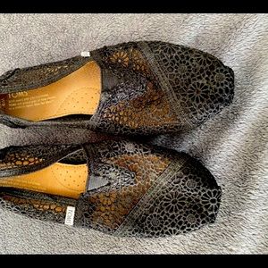 Toms crochet black shoes